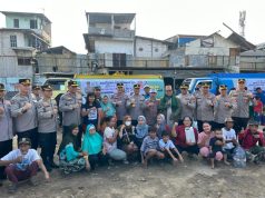 HUT Ke-72 Humas Polri Dirayakan Dengan Berbagi Air Bersih