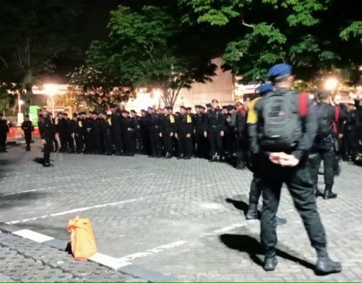 500 Personil Brimob Polda Metro Jaya Tiba Melalui Bandara Ngurah Rai Dalam Rangka Pengamanan KTT AIS