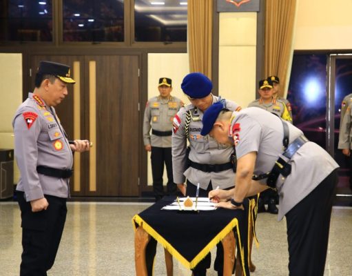Kapolri Lantik Dankorbrimob dan Lima Kapolda Baru