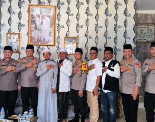 Disambangi Tiga Jenderal Ops NCS, Ketua Ponpes Daarul Falah Ciamis Dukung Polri Wujudkan Pemilu Damai