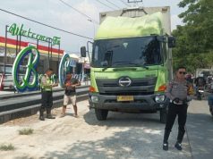 Langkah Humanis Polres Grobogan Saat Amankan Truk Besar Melintas Jalan Kelas III