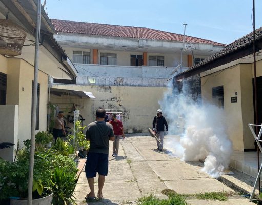 Siedokkes Polresta Malang Gelar Fogging Cegah DBD