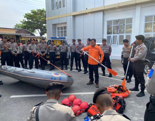 Program Polisi Belajar Polres Nganjuk Latih Keahlian SAR Air Terbatas untuk Tingkatkan Kemampuan Personel