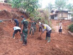 Tanggap Bencana, Polsek Sumpiuh Banyumas Bersama Tiga Pilar Evakuasi Tanah Longsor