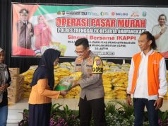 Polres Trenggalek Bersama IKAPPI Gelar Operasi Pasar Pangan Murah