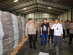 Kapolrestabes Surabaya Bersama Petugas KPU dan Bawaslu Cek Kesiapan Pengamanan Gudang Logistik