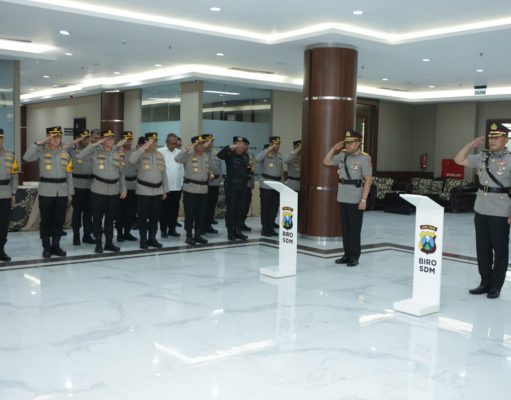 Kapolda Jatim Lantik Direktur Lalu Lintas yang Baru