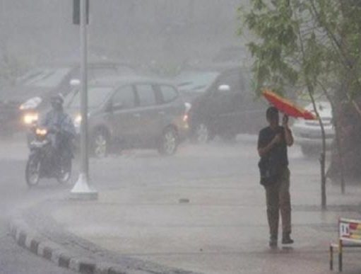 Kamis, BMKG: “Sejumlah Wilayah Berpotensi Alami Hujan Lebat disertai Petir”