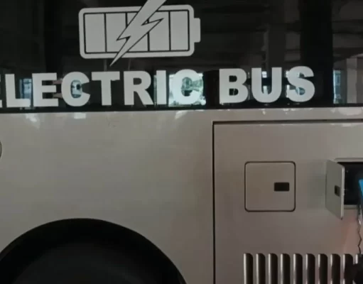 6 Bus Listrik Ikut Melayani Antar Jemput Supporter Piala Dunia U-17 di Surabaya