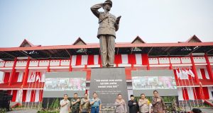 Resmikan Monumen Jenderal Hoegeng di Pekalongan, Kapolri: Tokoh Panutan yang Harus Diteladani