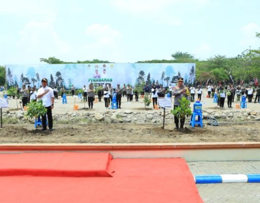 Kapolri dan Menko PMK Tanam 10 Juta Bibit Pohon, Cegah Pemanasan Global