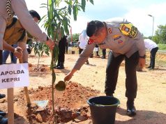 Penanaman 10 Juta Pohon Bersama Polri, Polda Kepri Laksanakan Penanaman 1.150 Bibit Pohon