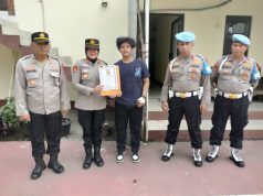 Polisi Beri Penghargaan Kepada Seorang Mahasiswa yang Berhasil Lumpuhkan 2 dari 5 Pelaku Begal di Mustikajaya