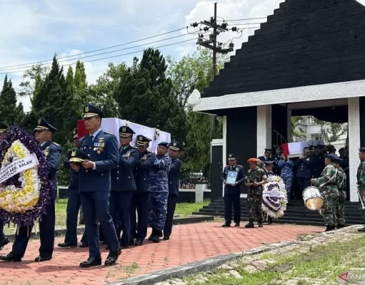 Tiga Perwira Korban Kecelakaan Super Tucano dimakamkan di TMP Suropati Malang