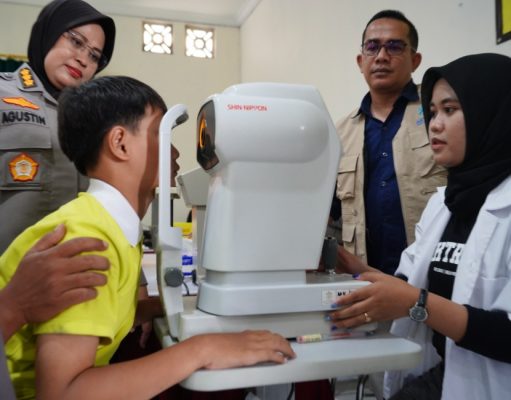 Polda DIY Berikan 1000 Kacamata Gratis Untuk Masyarakat