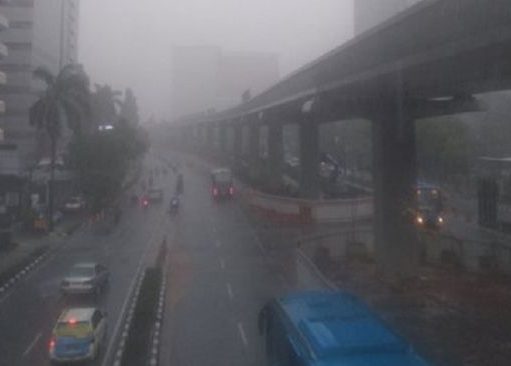 Senin Malam diperkirakan Sebagian DKI Hujan