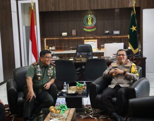 Perkuat Sinergitas TNI-Polri, Kapolda Banten Kunjungi Danrem 064 Maulana Yusuf