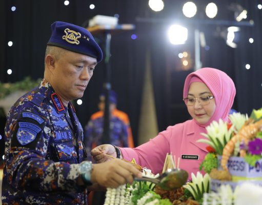 Pimpin Puncak Acara HUT Polairud ke -73 Kapolda Jatim Apresiasi Keberhasilan Polairud