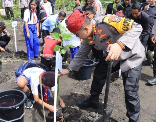 Pemkab Banyuwangi Apresiasi Penanaman 2000 Pohon Mangrove oleh Polri