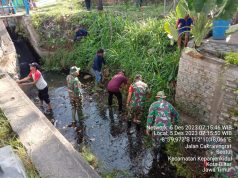 Kodim 0808/Blitar Gelar Karya Bakti Pembersihan Sungai Cegah Banjir
