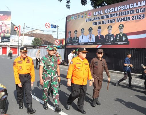 Dandim 0808/Blitar Ikuti Apel Kesiapsiagaan Bencana Hidrometeorologi Kota Blitar Tahun 2023 Dan Karya Bakti