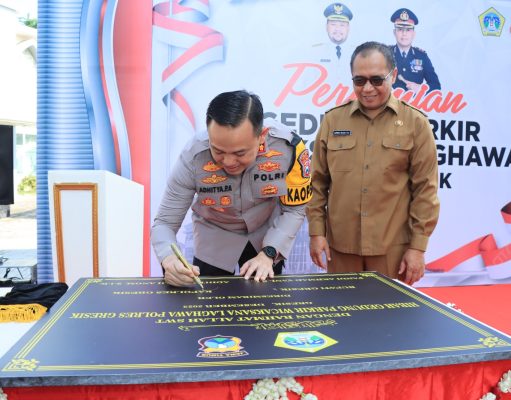Tingkatkan Layanan, Kapolres Gresik Resmikan Gedung Parkir Wicaksana Laghawa di Mapolres Gresik