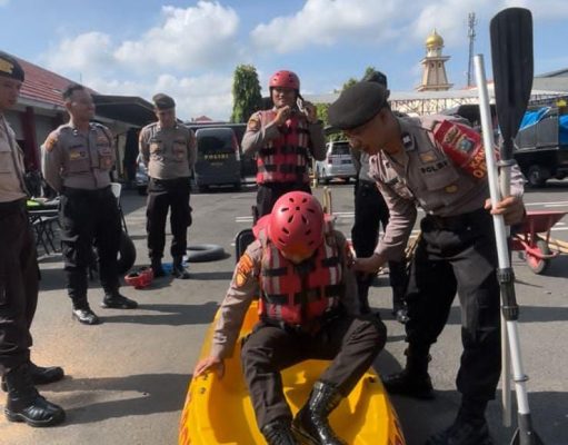 Musim Hujan Tiba, Polres Blitar Siapkan Personel dan Peralatan Penanganan Bencana