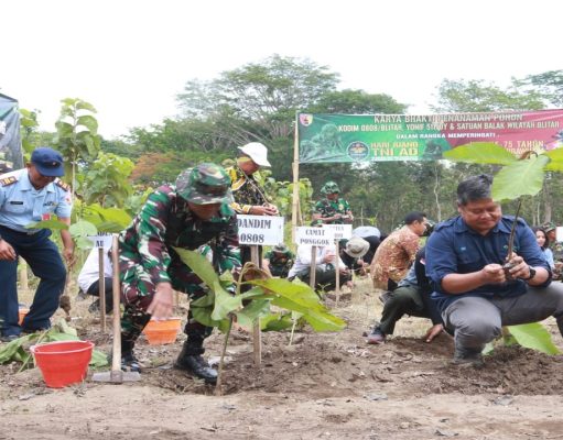 Peduli Kelestarian Alam, Kodim 0808/Blitar Gelar Karya Bakti Penanaman Pohon