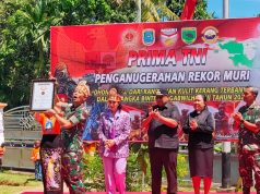 Kogabwilhan III : PRIMA TNI Mutiara Papua Ukir Rekor MURI Pohon Natal Tertinggi dari Kulit Kerang