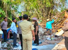Polres Lamongan Bantu Bangun Rumah Warga yang Ambruk Terdampak Putting Beliung