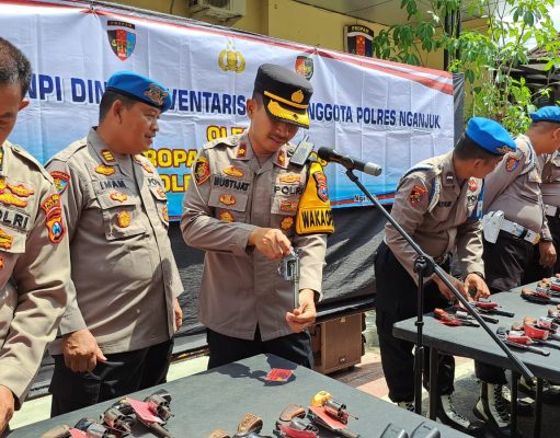 Polres Nganjuk Lakukan Pemeriksaan Berkala Senjata Api Organik dan Amunisi