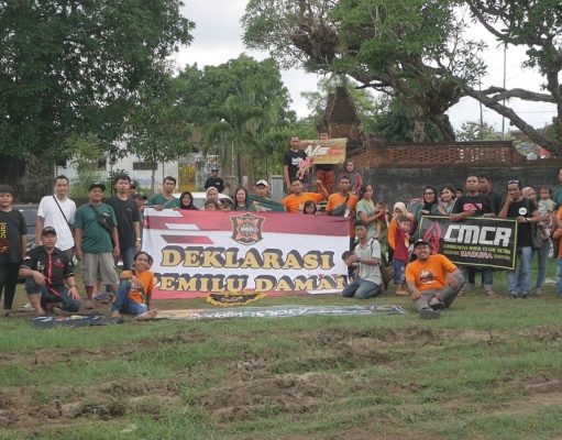 Komunitas Mobil Klasik di Jawa Timur Gelar Deklarasi Pemilu Damai 2024
