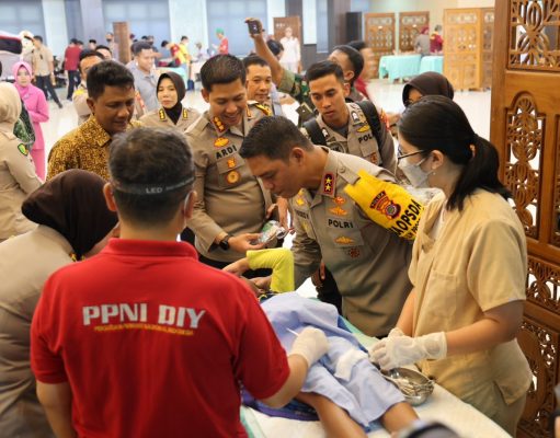 Bakti Kesehatan “Sunat Bareng Polisi”