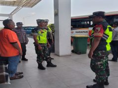 Jaga Wilayah Agar Tetap Kondusif Jelang Nataru, Anggota Kodim 0808/Blitar Bersama Dinas Terkait Laksanakan Pengamanan