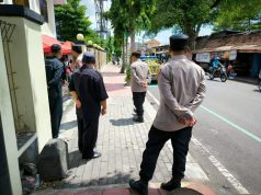 Giat Minggu Kasih Polsek Sidomukti Beri Rasa Aman Jemaat Gereja Siloam
