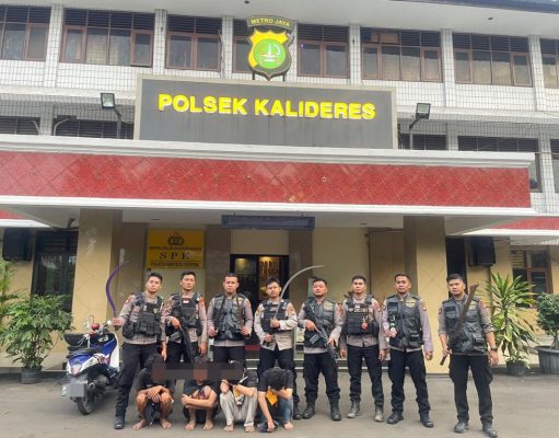 Hendak Tawuran di 3 Lokasi Berbeda 26 Remaja dan Barbuk Belasan Sajam dan Botol Molotov Diamankan Polisi