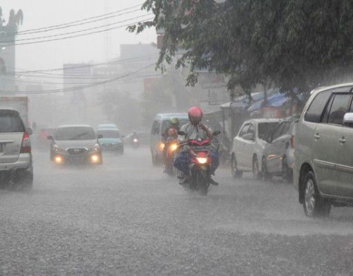 Senin, BMKG Prakirakan Beberapa Provinsi diprakirakan Hujan Disertai Petir