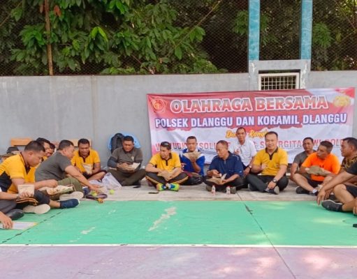 Guyub Rukun TNI Polri dengan Olahraga Bersama dalam Pertandingan Tenis