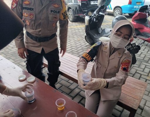 Ada Apa Anggota Propam Mendadak Lakukan Tes Urin 30 Anggota Polisi Polres Kudus?