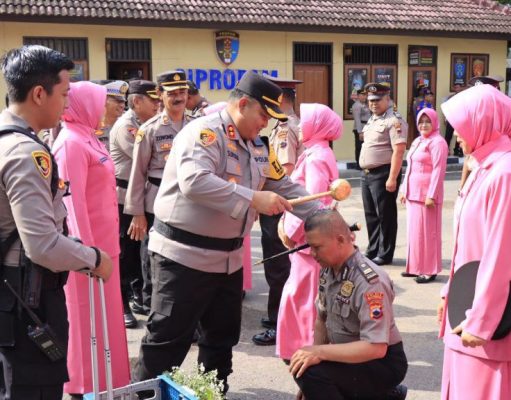 Kapolres Rembang Pimpin 58 Personil Polres Rembang Naik Pangkat TMT 1 Januari 2024
