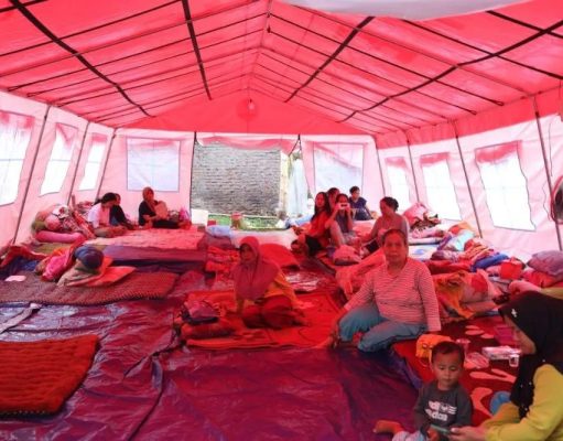 Kemensos Kirim Bantuan Logistik dan Shelter untuk Korban Gempa Bumi di Sumedang