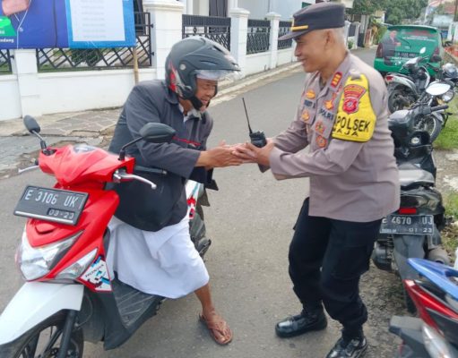 Kapolsek Maja AKP Kenedy Joko Lelono Terapkan Sambang dan Sapa Warga, Wujud Mendukung Kamtibmas Jelang Pemilu 2024