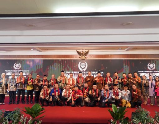 Kapolda Jateng dan Kabid Dokkes Dinobatkan Menjadi Tokoh inspiratif Jawa Tengah 2023