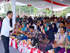 Presiden dan Ibu Iriana Cek Penyaluran Bantuan Pangan di Kota Salatiga