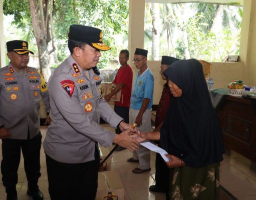 Tingkatkan Kepedulian Kepada Masyarakat, Kapolda Banten Gelar Bakti Sosial