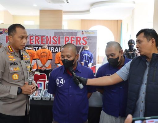 Polresta Surakarta Berhasil Membekuk Dua Pelaku Pembobol 56 Hp Iphone
