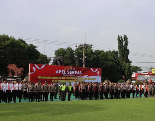Kapolresta Cirebon Ikuti Upacara Pergeseran Pasukan Pengamanan Pemilu 2024 Secara Virtual Dilanjutkan Patroli Gabungan Terpadu