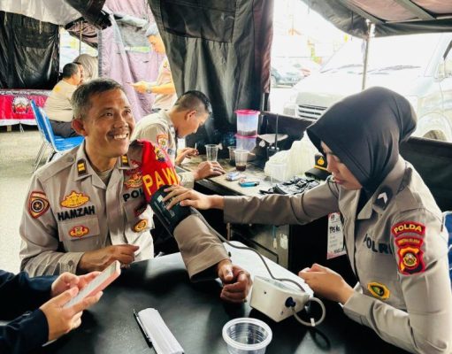 Tim Kesehatan Keliling Polda Sumsel Gelar Pemeriksaan Kesehatan Kepada Petugas KPPS