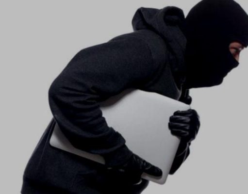 Wanita Nekad Mencuri Laptop dirumah Warga di Depok Tertangkap Kamera CCTV