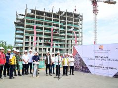 Presiden Jokowi Lakukan Topping Off Hunian ASN dan Hankam di IKN
